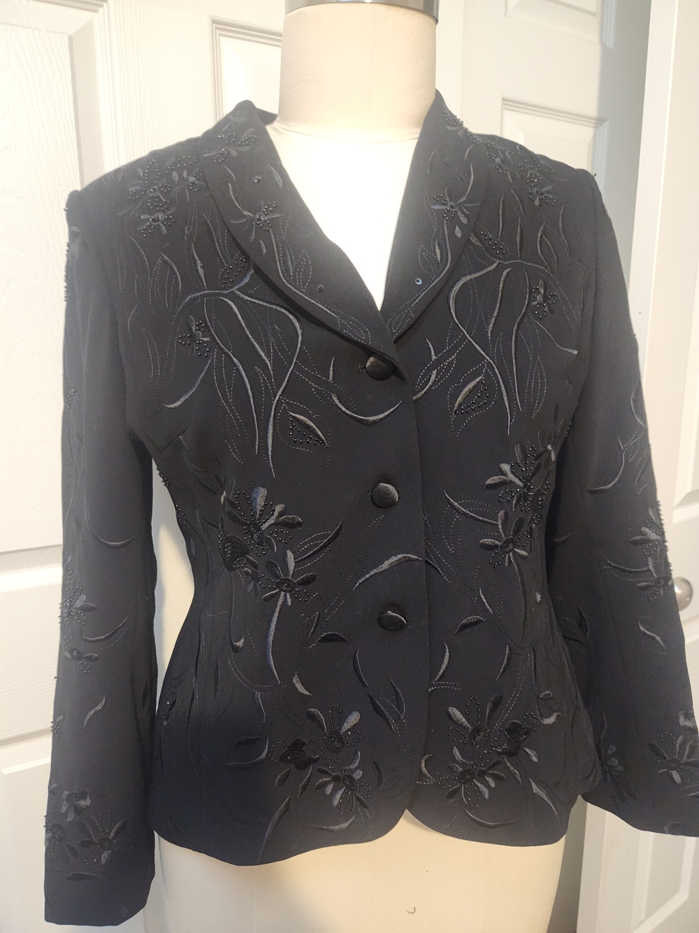 Elegant Black Embroidered Women's Blazer Jacket